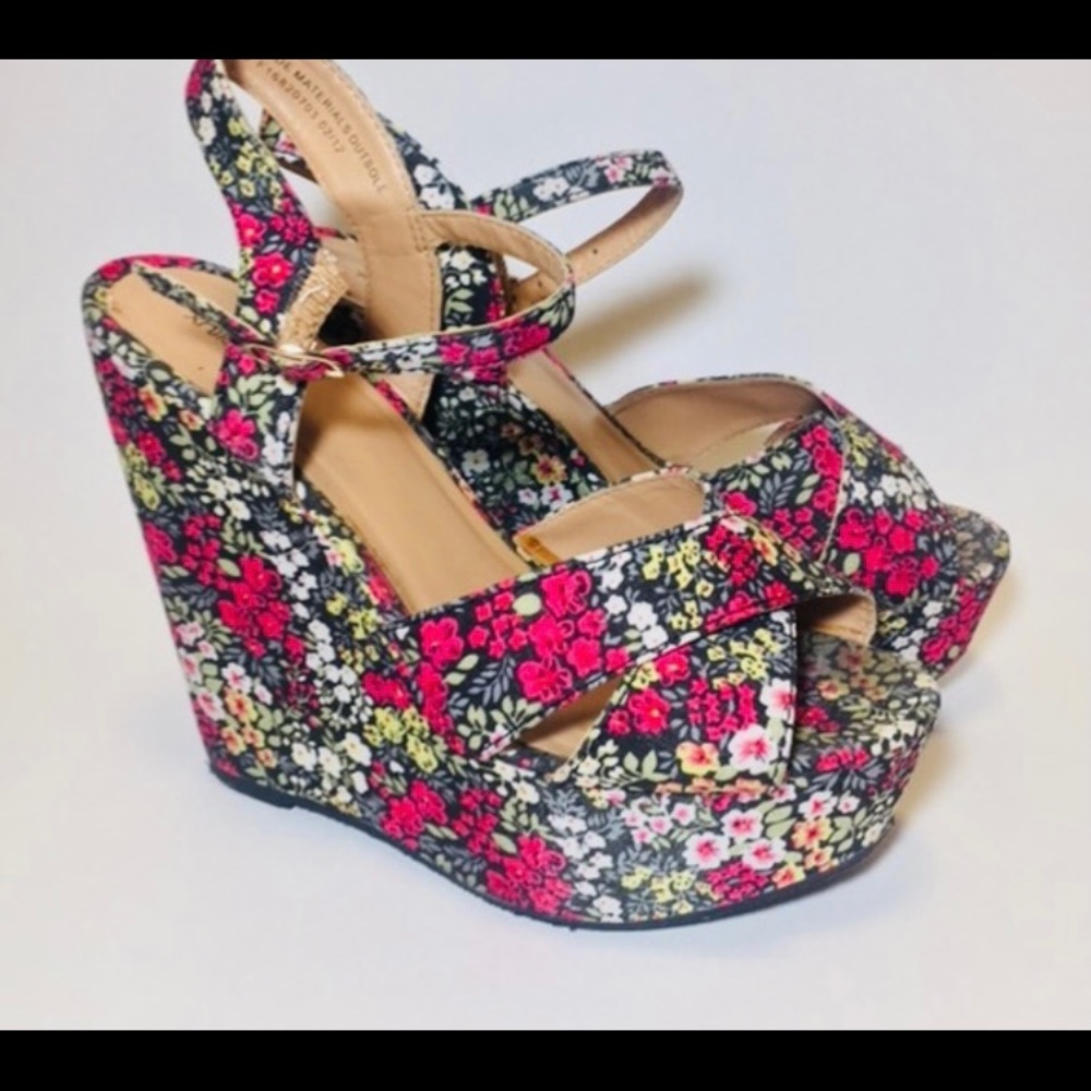Floral wedges